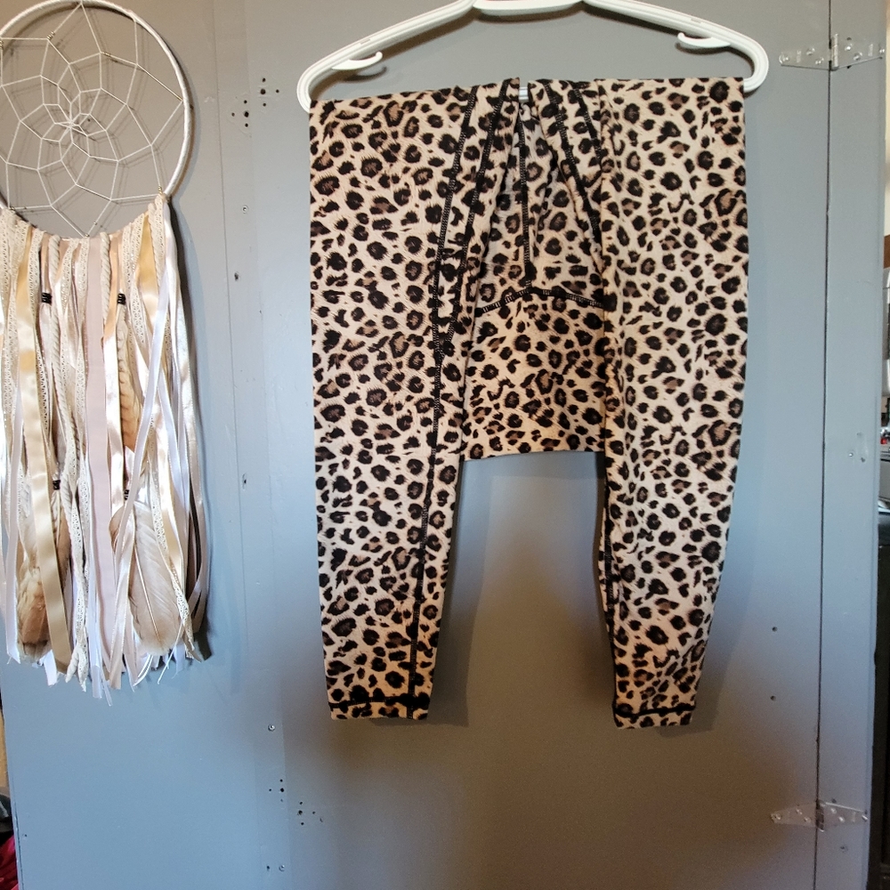 Colourfulkoala leopard leggings